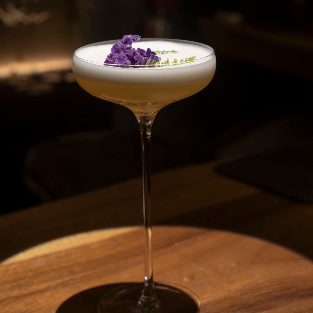 A signature cocktail at Salon du Japonisant